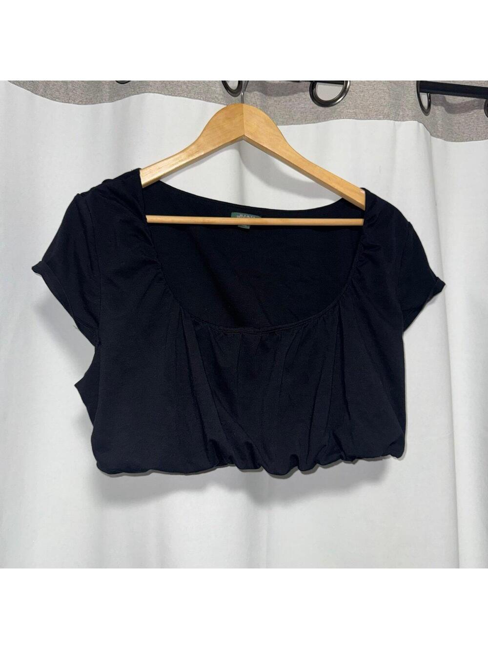 Wild Fable Size XXL Woman’s Cropped Shirt Black